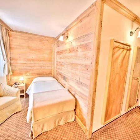 Le Miramonti Restaurant & Wellness Отель Ла-Тюйль